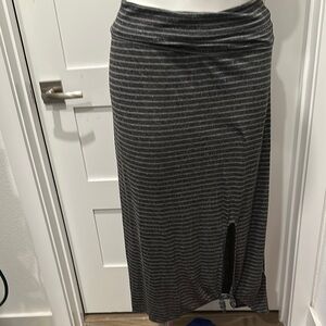 Roxy High Low Knit Skirt in Striped Gray Size L